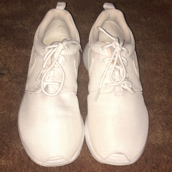 Men Nike Roshe - Picture 2 of 2